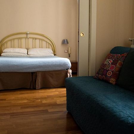 Bed and Breakfast Le Stanze Di Dolly à Naples Extérieur photo