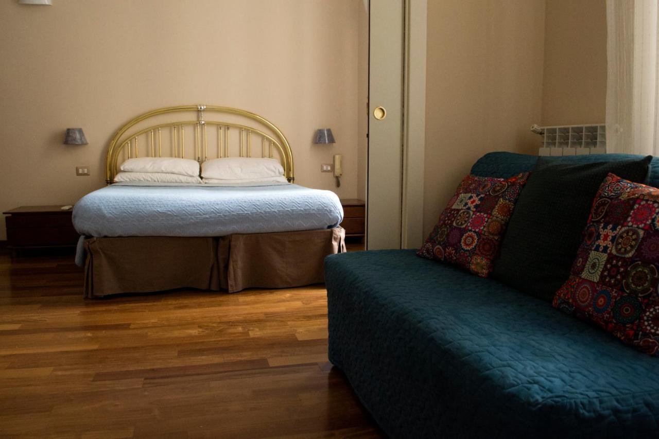 Bed and Breakfast Le Stanze Di Dolly à Naples Extérieur photo