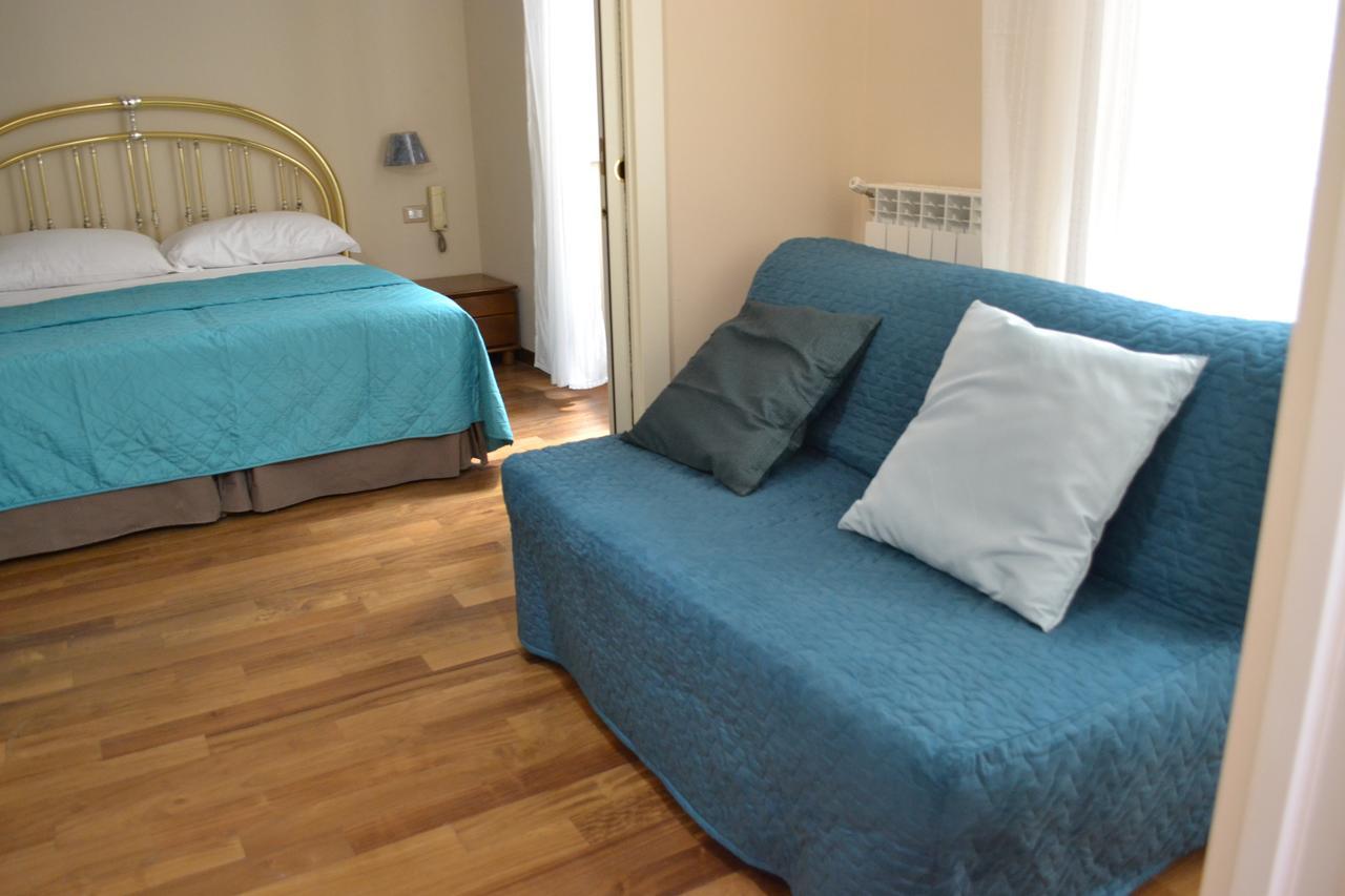 Bed and Breakfast Le Stanze Di Dolly à Naples Extérieur photo