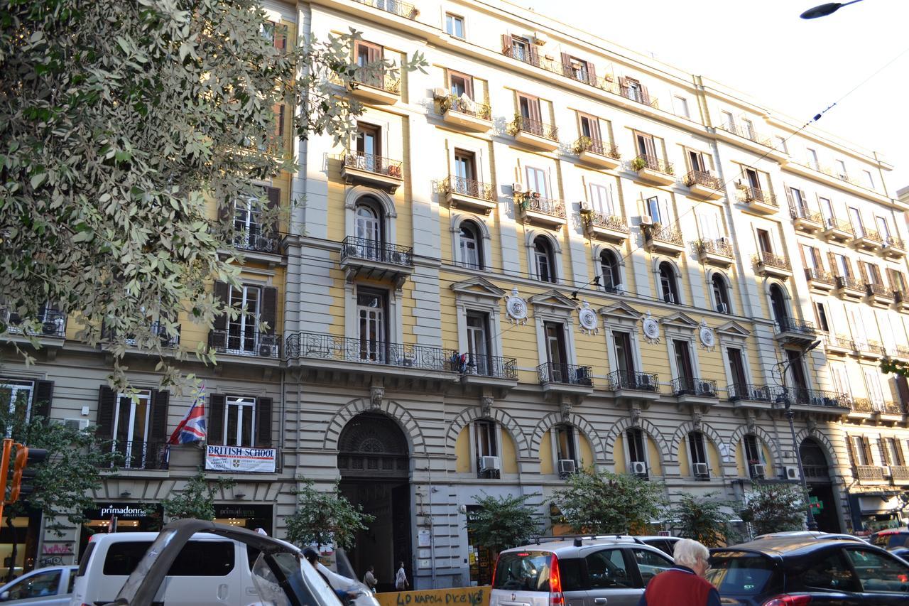 Bed and Breakfast Le Stanze Di Dolly à Naples Extérieur photo