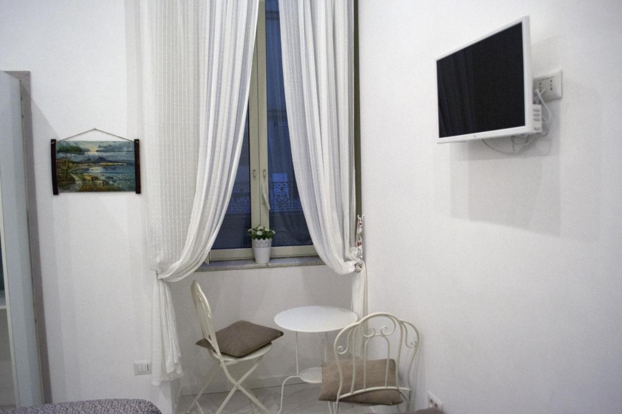 Bed and Breakfast Le Stanze Di Dolly à Naples Extérieur photo