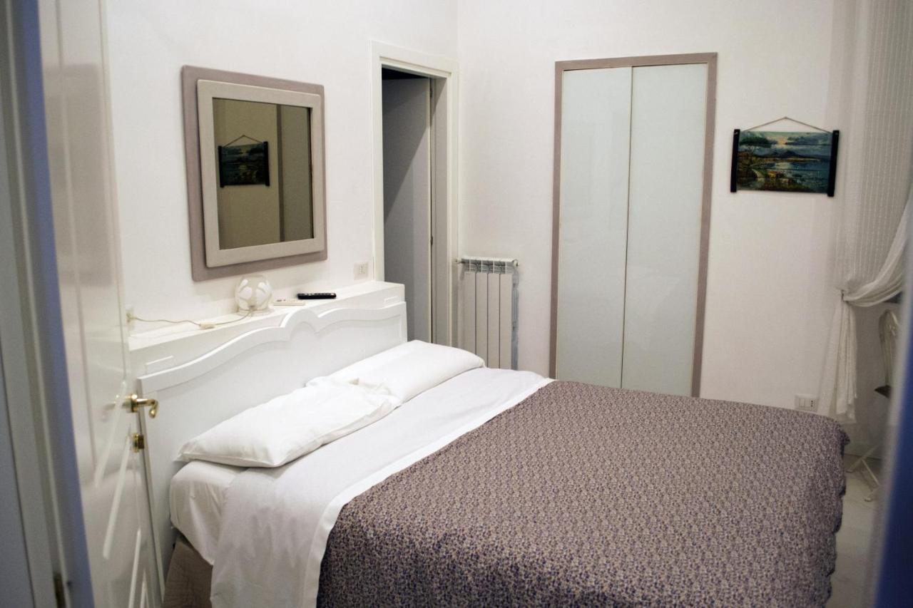 Bed and Breakfast Le Stanze Di Dolly à Naples Extérieur photo